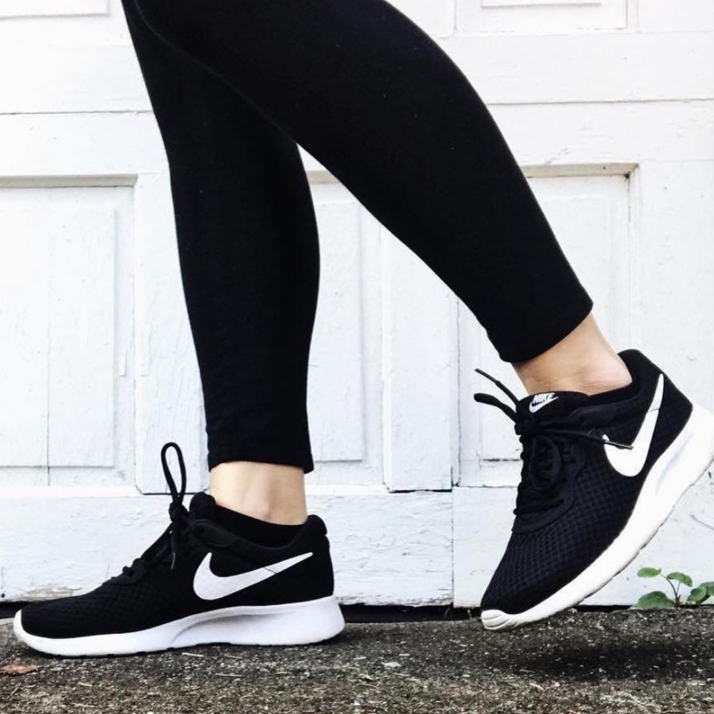 New Nike Tanjun black sneakers shoes - Picture 9 of 9